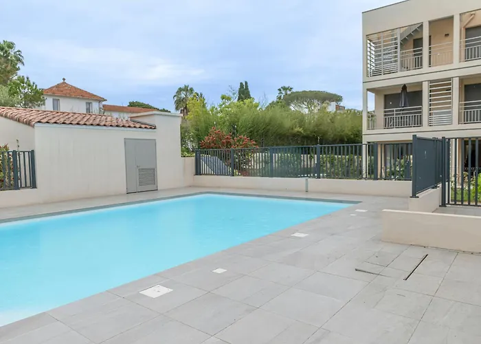Casa-jardin Secret: Climatisé Avec Piscine Appartement