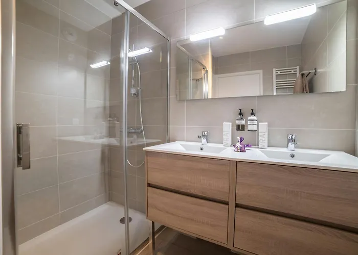 Appartement Casa-jardin Secret: Climatisé Avec Piscine Juan-les-Pins