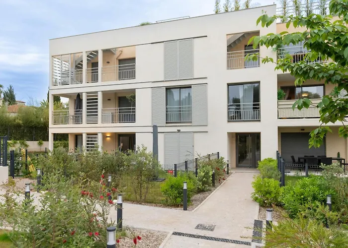 Casa-jardin Secret: Climatisé Avec Piscine Appartement *