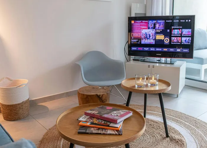 Appartement Casa-jardin Secret: Climatisé Avec Piscine Juan-les-Pins