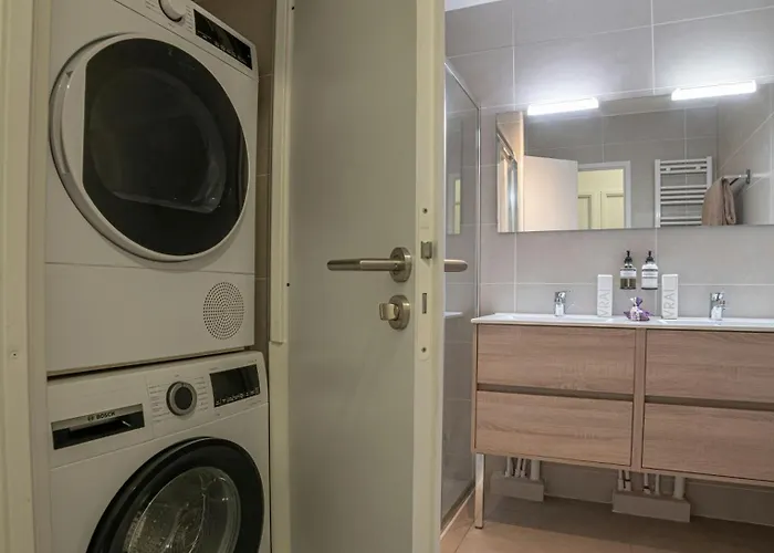 Casa-jardin Secret: Climatisé Avec Piscine Appartement