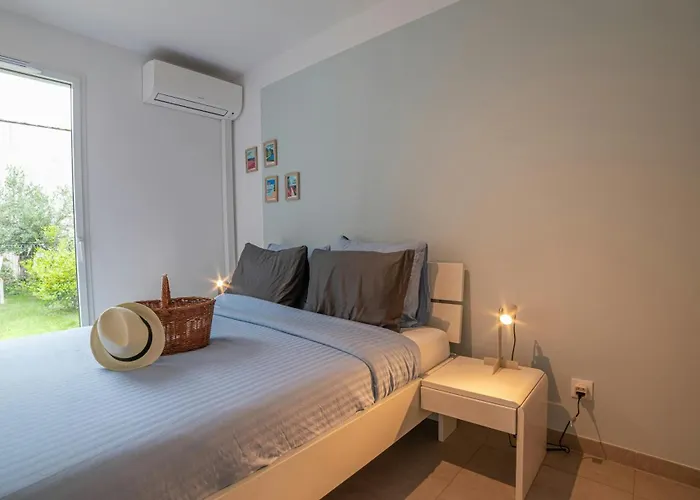 Casa-jardin Secret: Climatisé Avec Piscine * Juan-les-Pins