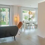 Casa-jardin Secret: Climatise Avec Piscine 아파트 *