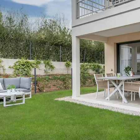 Apartment Casa-jardin Secret: Climatise Avec Piscine *