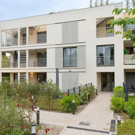 Casa-jardin Secret: Climatise Avec Piscine Apartment *
