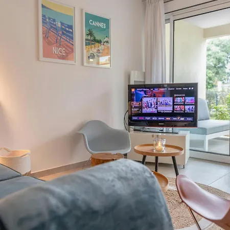 Apartment Casa-jardin Secret: Climatise Avec Piscine