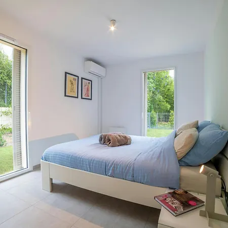Casa-jardin Secret: Climatise Avec Piscine Apartment