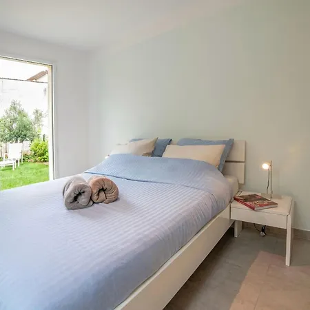 Appartamento Casa-jardin Secret: Climatisé Avec Piscine Juan-les-Pins