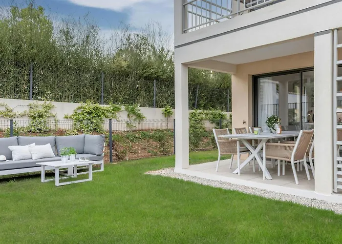 Apartment Casa-jardin Secret: Climatise Avec Piscine *