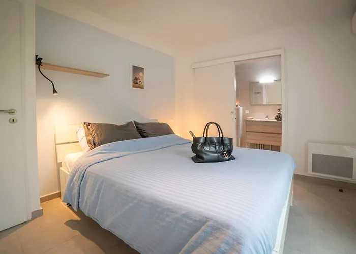 Casa-jardin Secret: Climatise Avec Piscine *