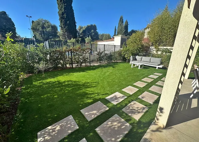 Apartment Casa-jardin Secret: Climatise Avec Piscine