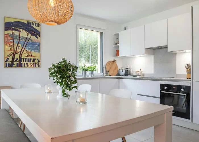 Apartment Casa-jardin Secret: Climatise Avec Piscine