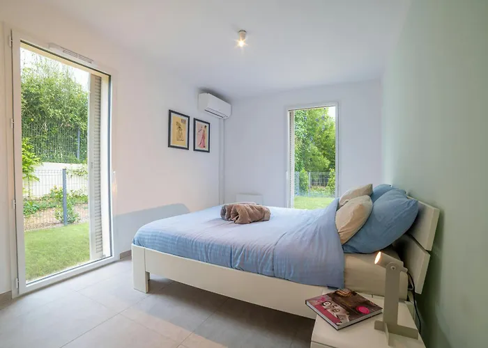 Casa-jardin Secret: Climatise Avec Piscine Apartment